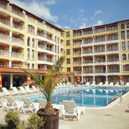 уютные с бассейном у моря в г. Apartament Słoneczny Brzeg