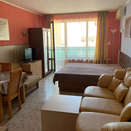 Apartament уютные с бассейном у моря в г. *