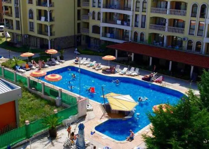 Apartment уютные с бассейном у моря в г. Sunny Beach