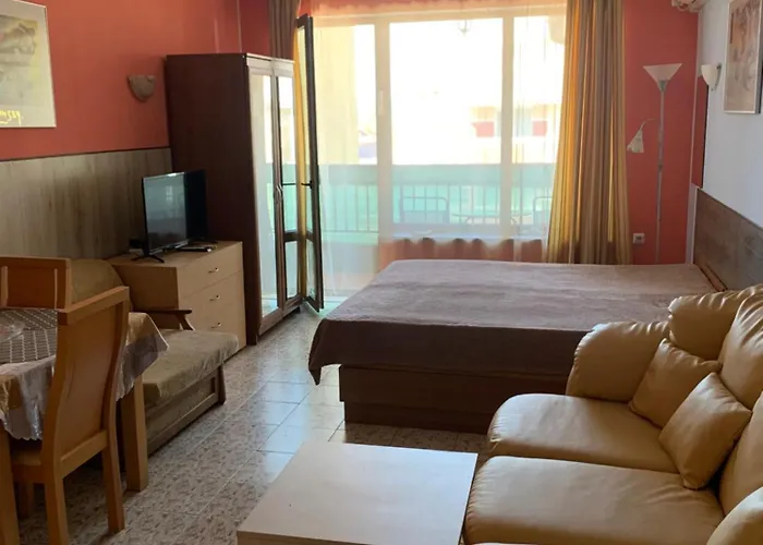 Apartment уютные с бассейном у моря в г. *